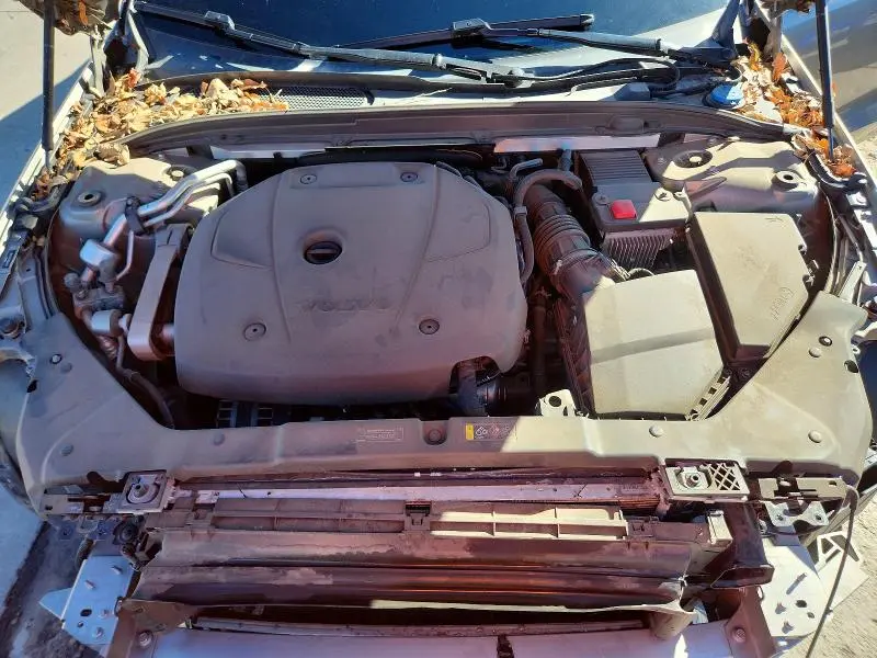 2021 VOLVO S60 T6 MOMENTUM  