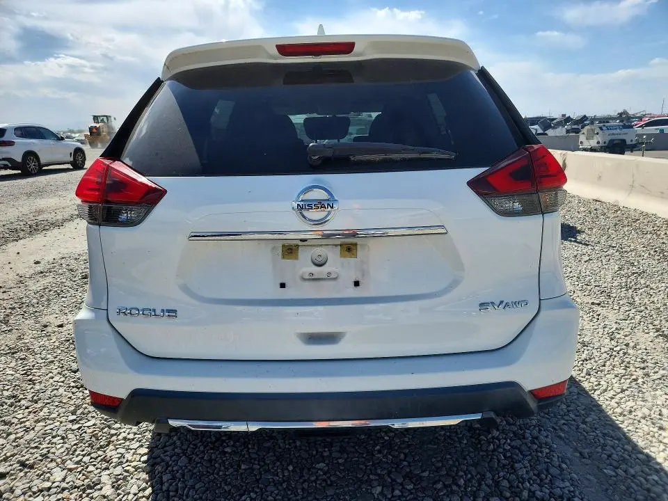 2017 NISSAN ROGUE SV  
