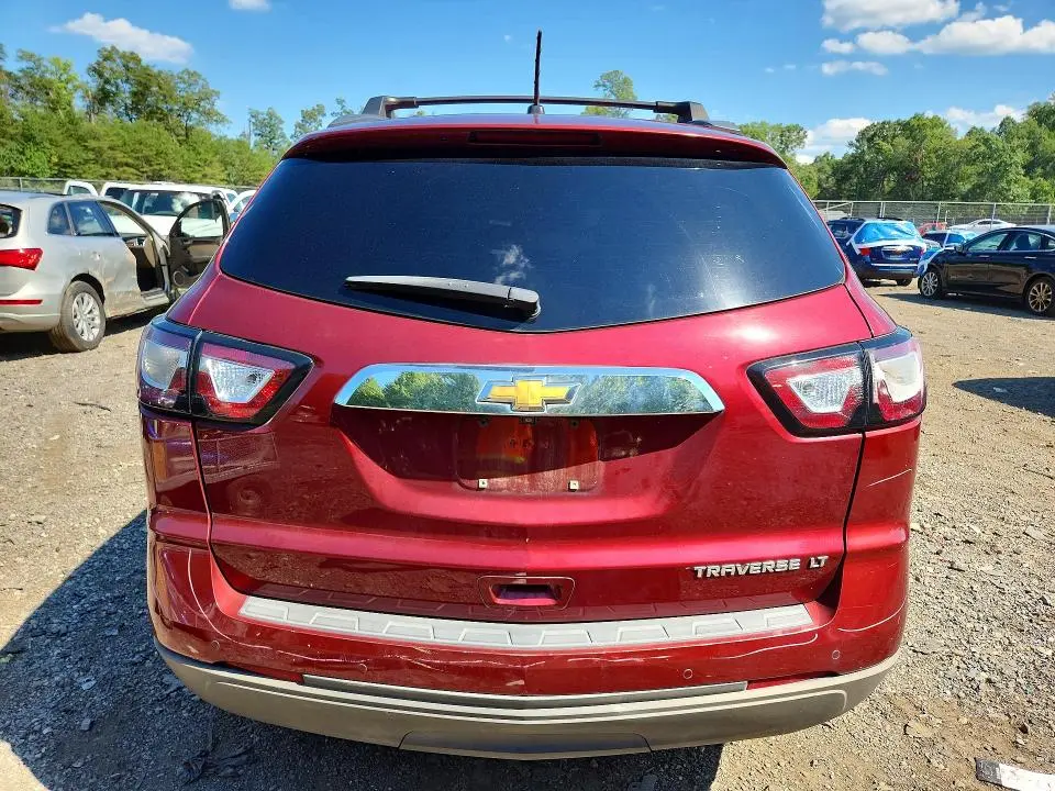 2015 CHEVROLET TRAVERSE LT  