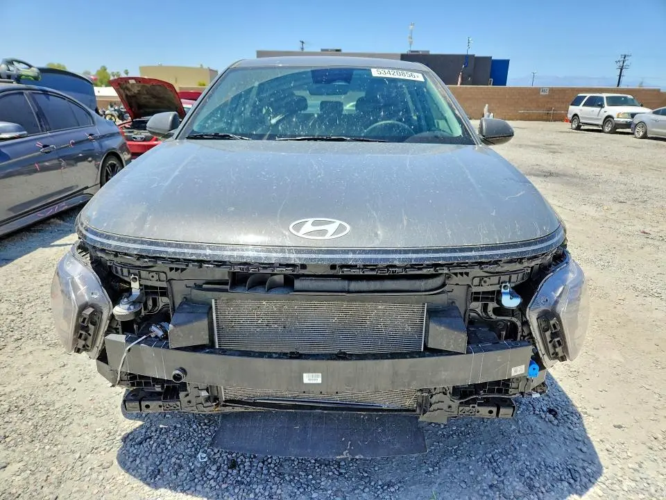 2025 HYUNDAI KONA SE  