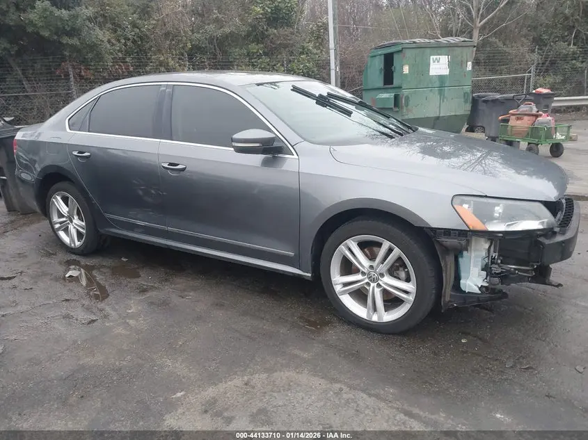 2014 VOLKSWAGEN PASSAT 2.0L TDI SE