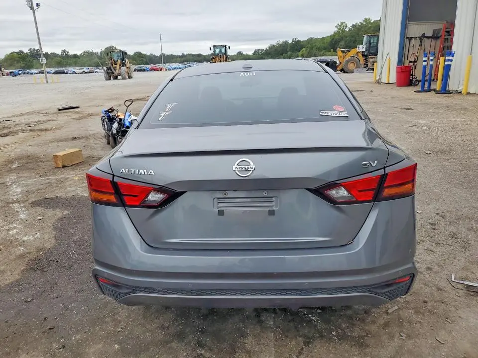 2022 NISSAN ALTIMA SV  