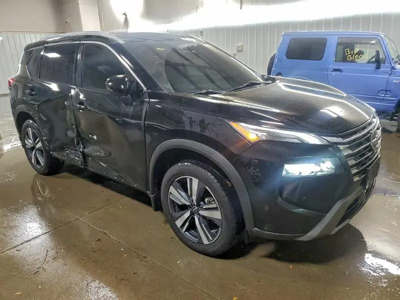 2024 NISSAN ROGUE SL  