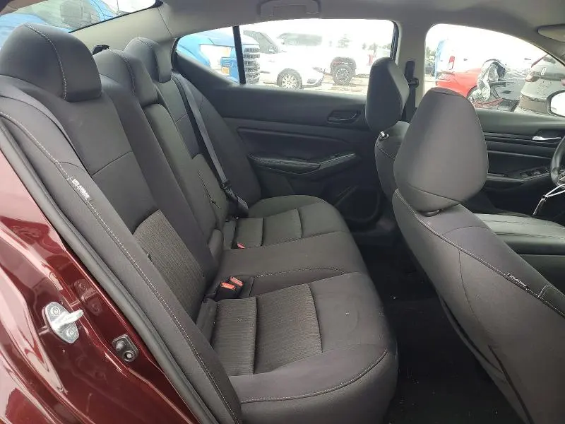 2024 NISSAN ALTIMA SV  
