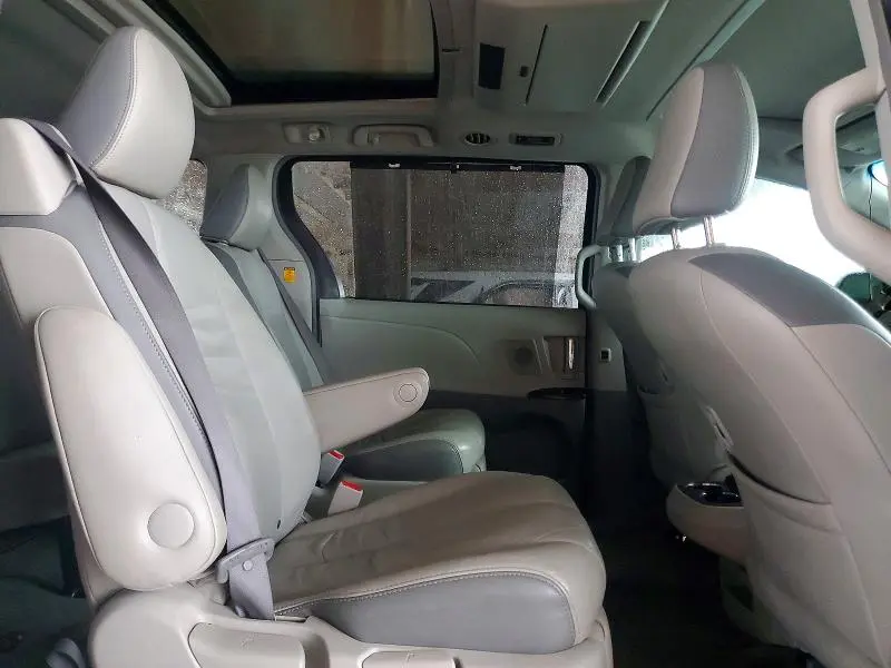 2011 TOYOTA SIENNA LIMITED 7-PASSENGER  