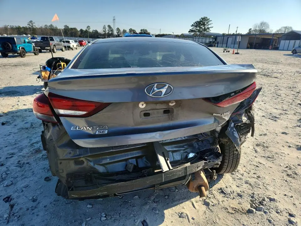 2018 HYUNDAI ELANTRA SE  