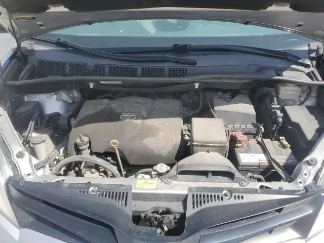 2018 TOYOTA SIENNA L  