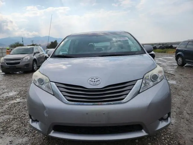 2012 TOYOTA SIENNA XLE