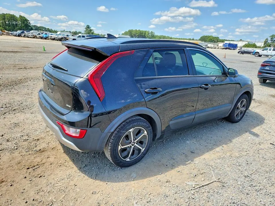 2023 KIA NIRO EX  