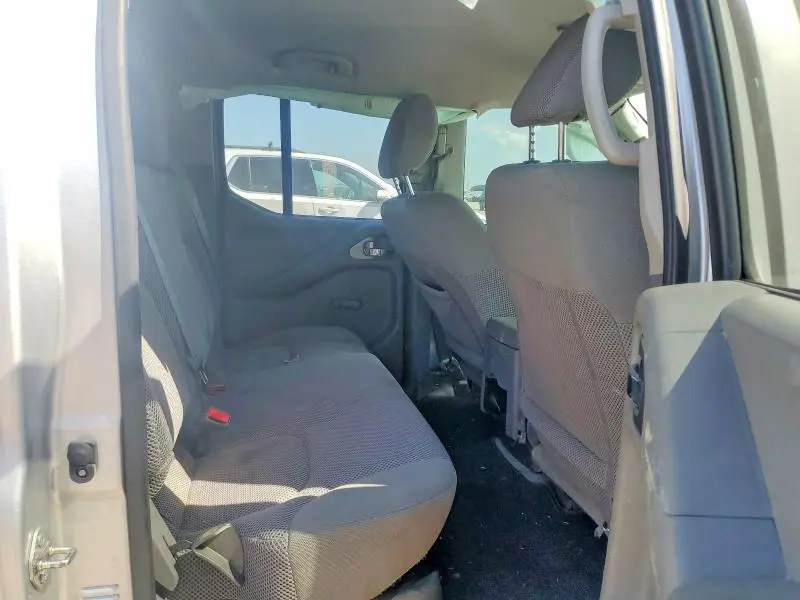 2016 NISSAN FRONTIER S  