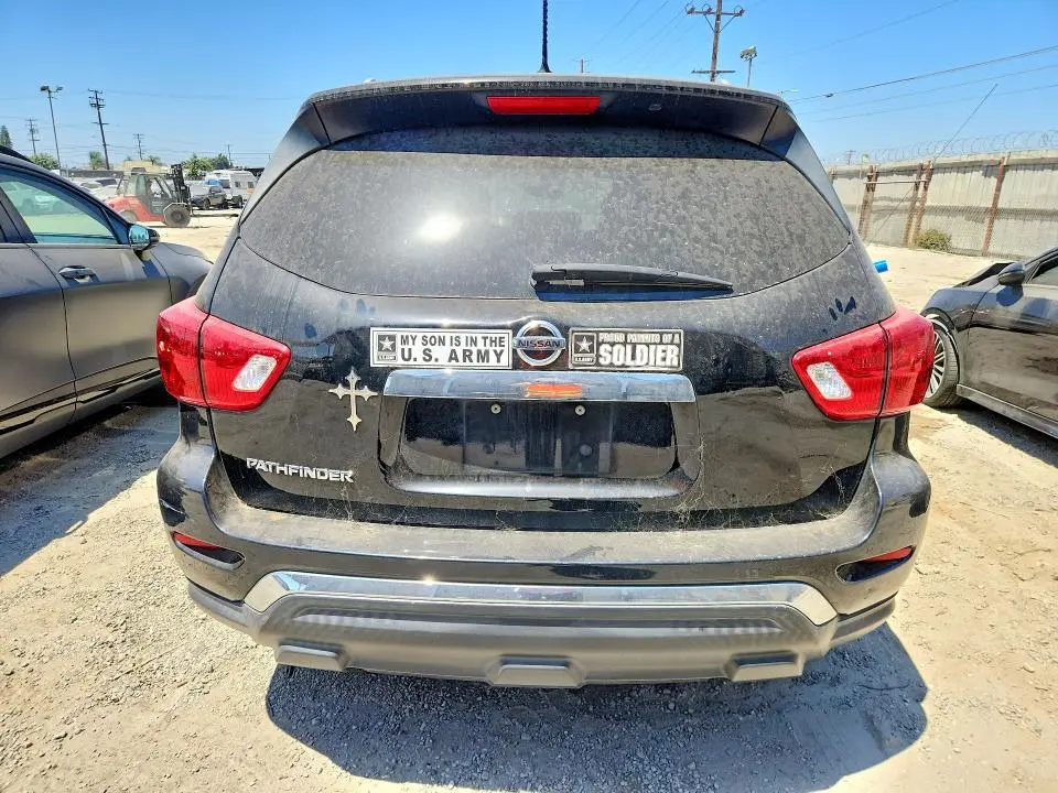 2018 NISSAN PATHFINDER S  