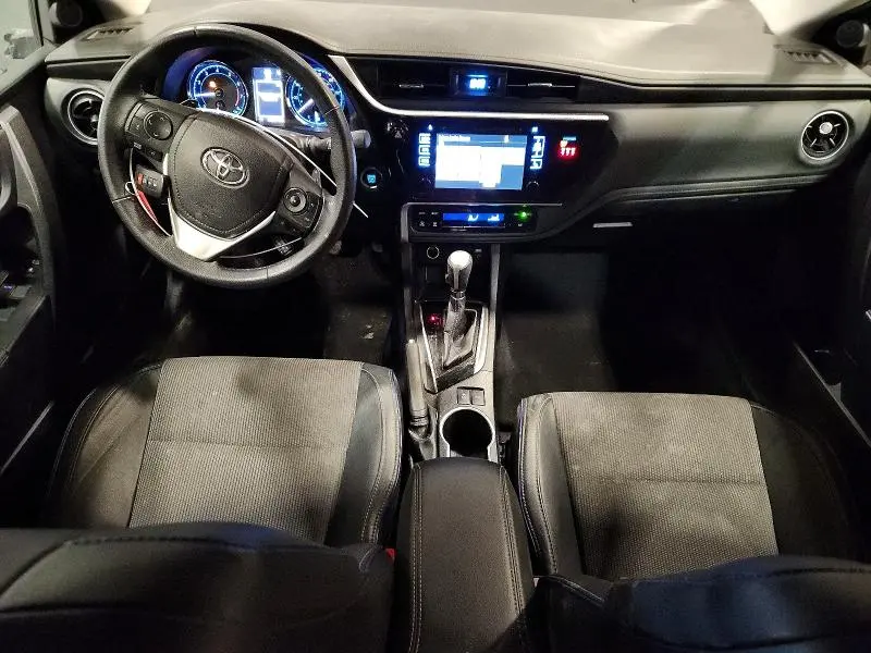 2018 TOYOTA COROLLA SE  
