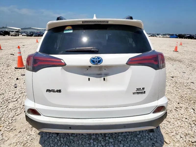 2018 TOYOTA RAV4 HV LE  
