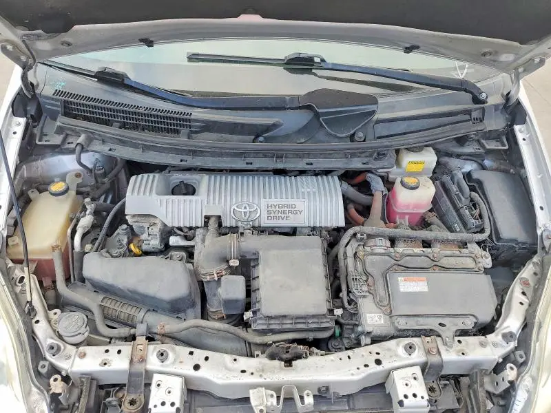 2013 TOYOTA PRIUS TWO  