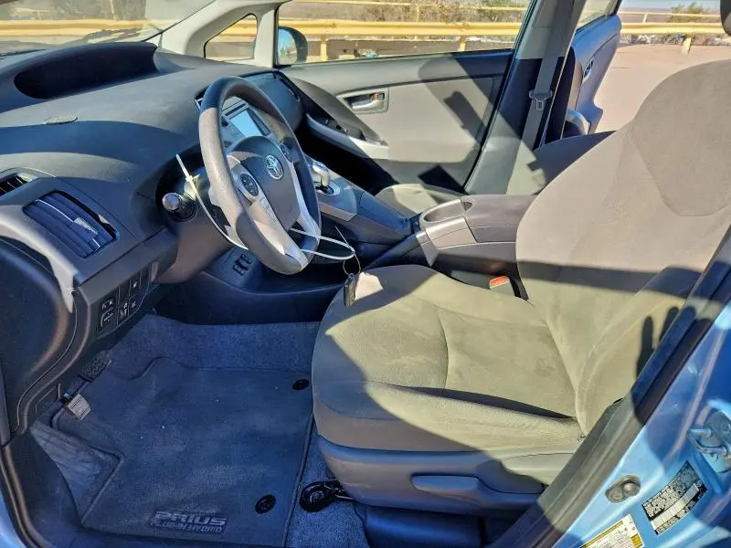 2014 TOYOTA PRIUS PLUG-IN   