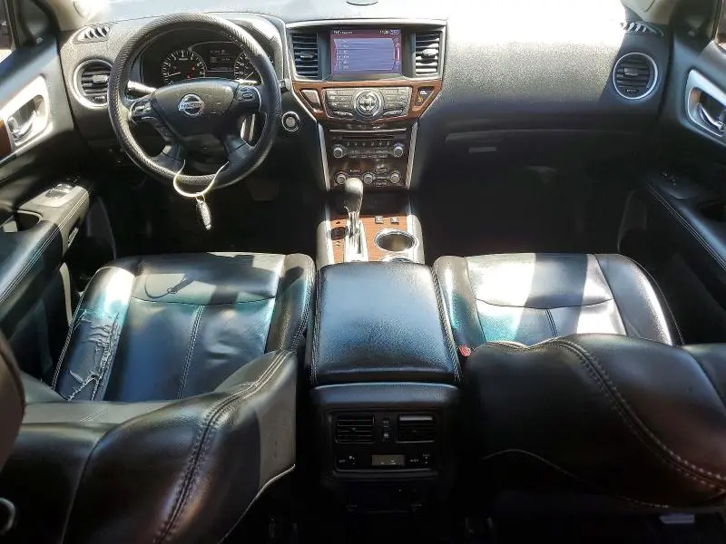 2016 NISSAN PATHFINDER SL  