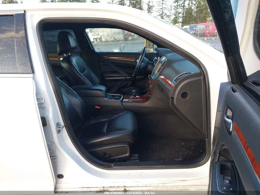 2013 CHRYSLER 300 MOTOWN