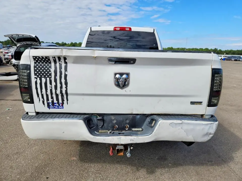 2013 RAM 1500 ST  