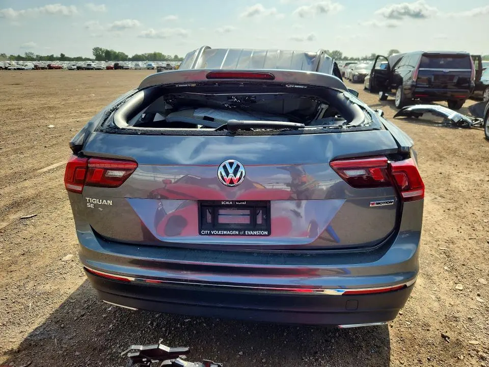 2021 VOLKSWAGEN TIGUAN SE  
