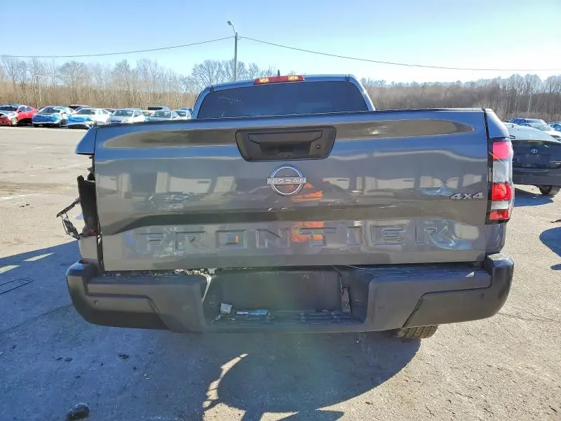 2022 NISSAN FRONTIER S  