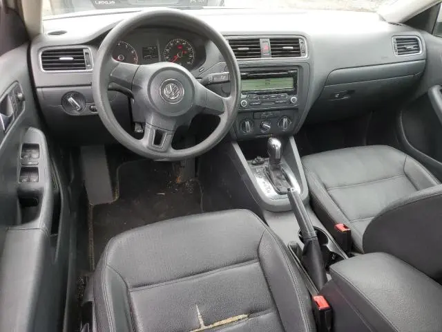 2011 VOLKSWAGEN JETTA SE  