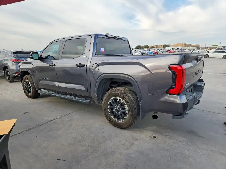 2024 TOYOTA TUNDRA SR5  