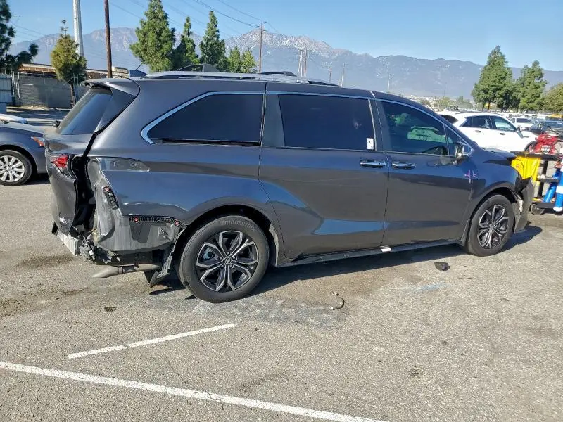 2025 TOYOTA SIENNA LIMITED  