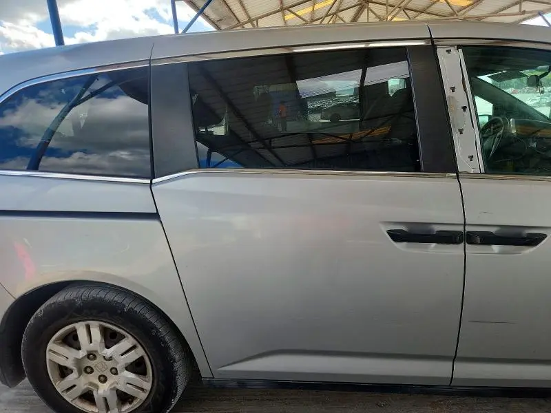 2011 HONDA ODYSSEY LX  