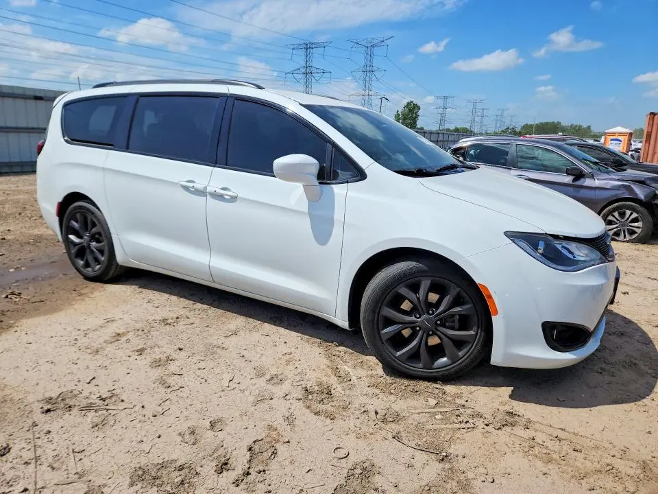 2019 CHRYSLER PACIFICA TOURING L PLUS  