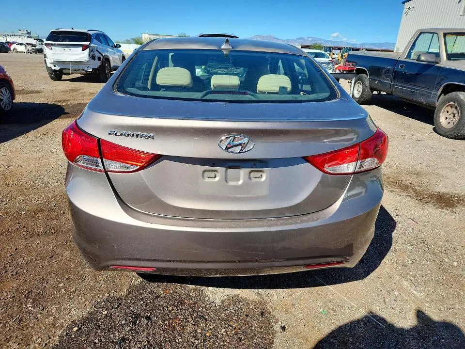2013 HYUNDAI ELANTRA GLS  