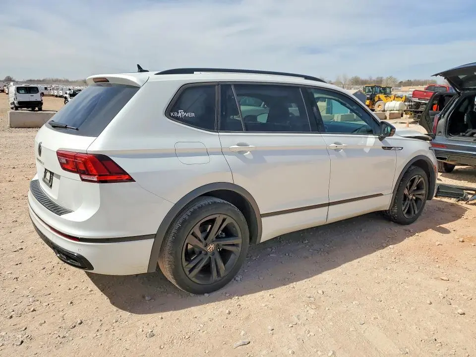 2023 VOLKSWAGEN TIGUAN SE R-LINE BLACK  