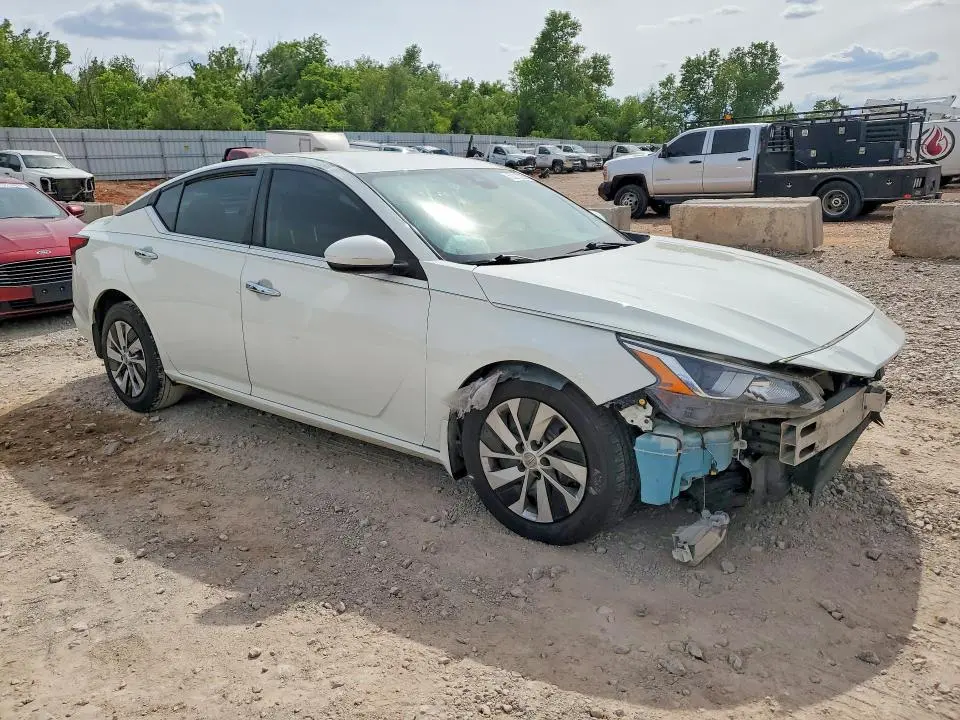 2020 NISSAN ALTIMA S  