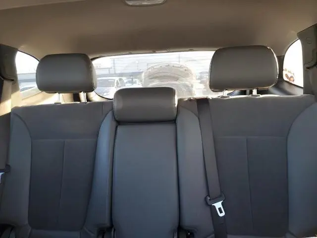 2011 HYUNDAI SANTA FE SE  