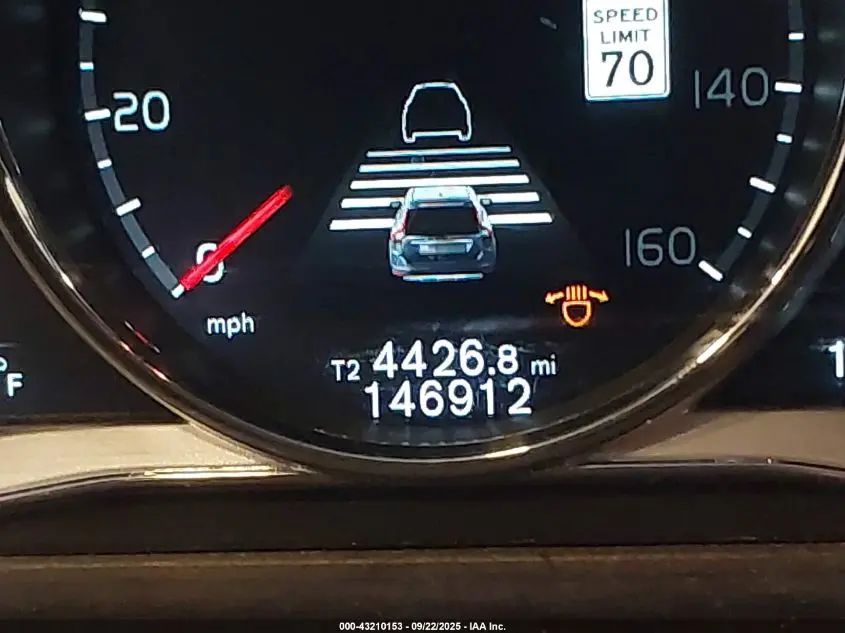 2017 VOLVO XC60 INSCRIPTION