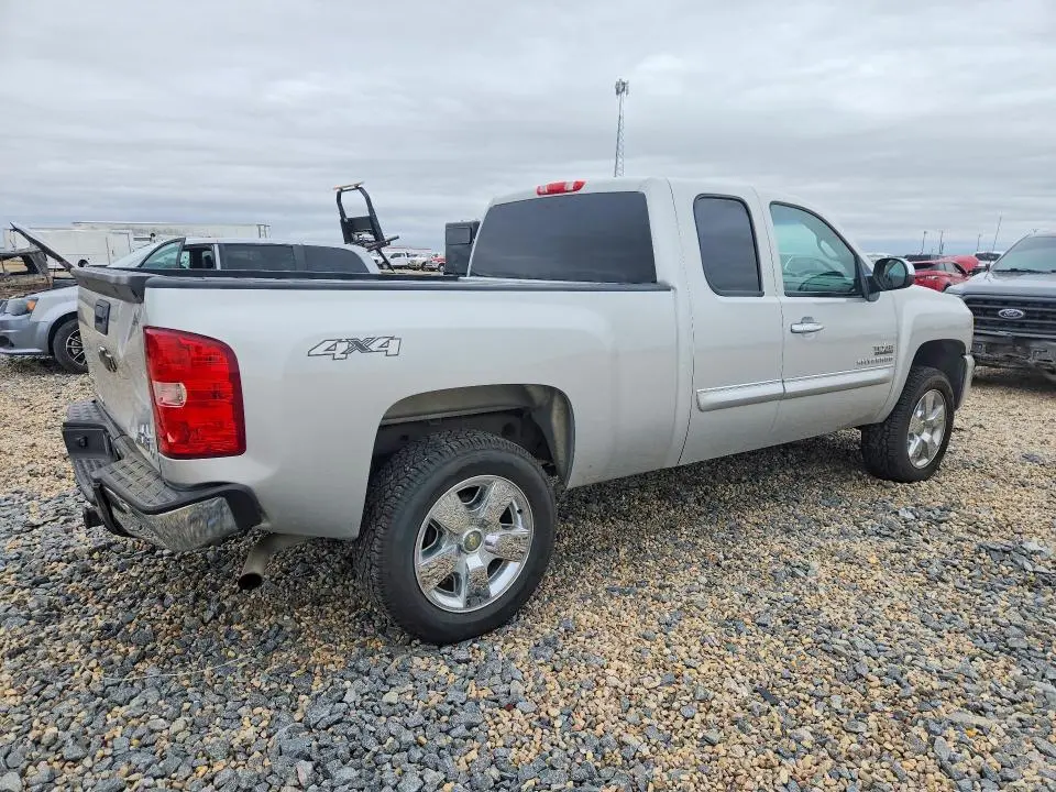 2011 CHEVROLET SILVERADO2   