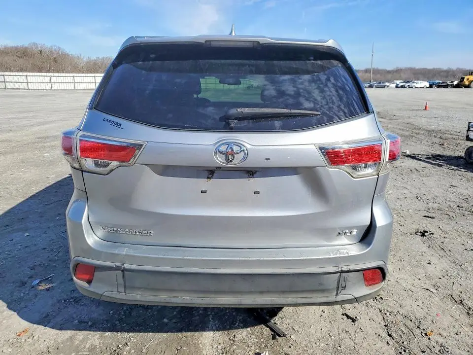 2016 TOYOTA HIGHLANDER XLE  