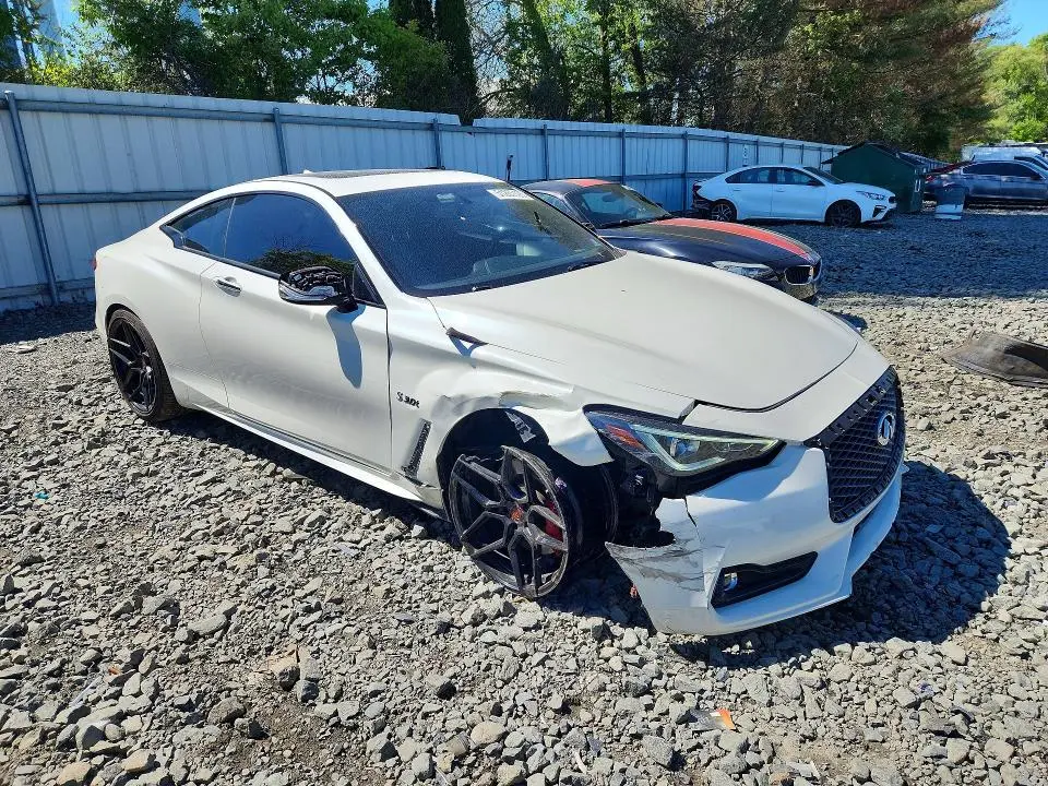 2017 INFINITI Q60 RED SPORT 400  