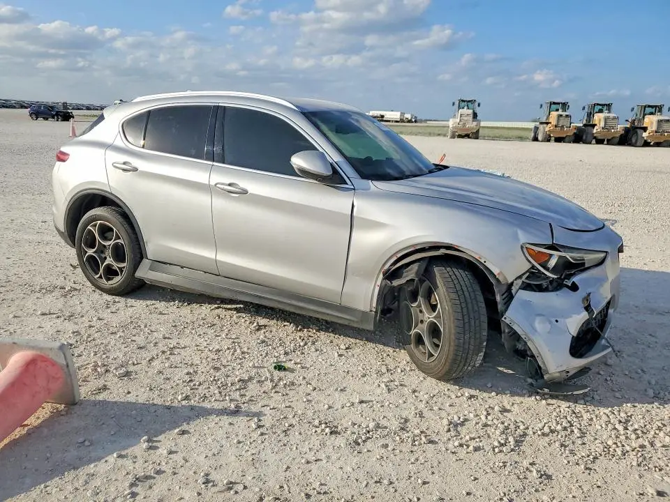 2018 ALFA ROMEO STELVIO   