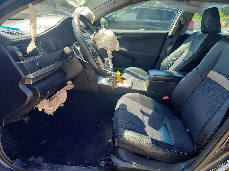 2013 TOYOTA CAMRY SE  