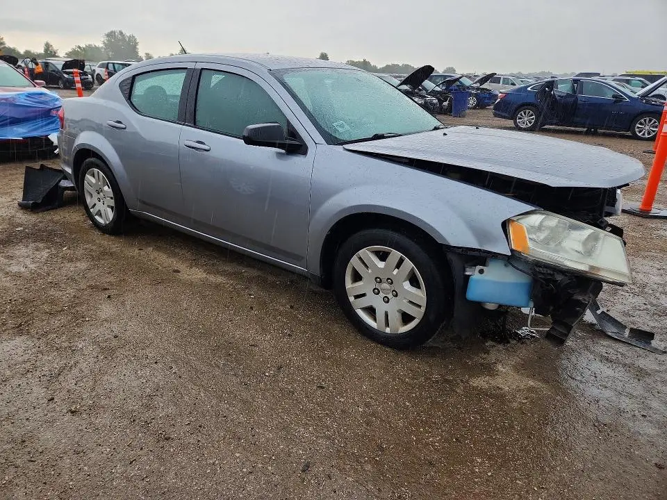 2013 DODGE AVENGER SE  