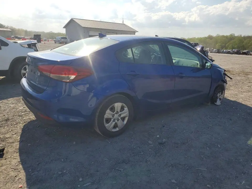 2017 KIA FORTE LX  