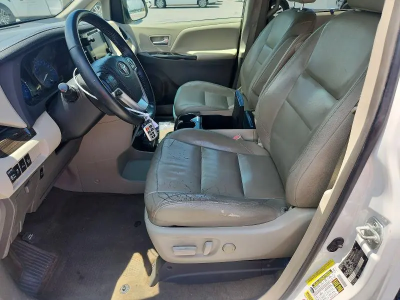 2016 TOYOTA SIENNA XLE 8-PASSENGER  