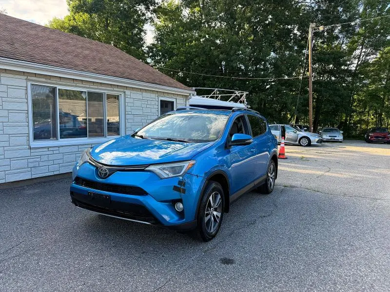 2017 TOYOTA RAV4 XLE  