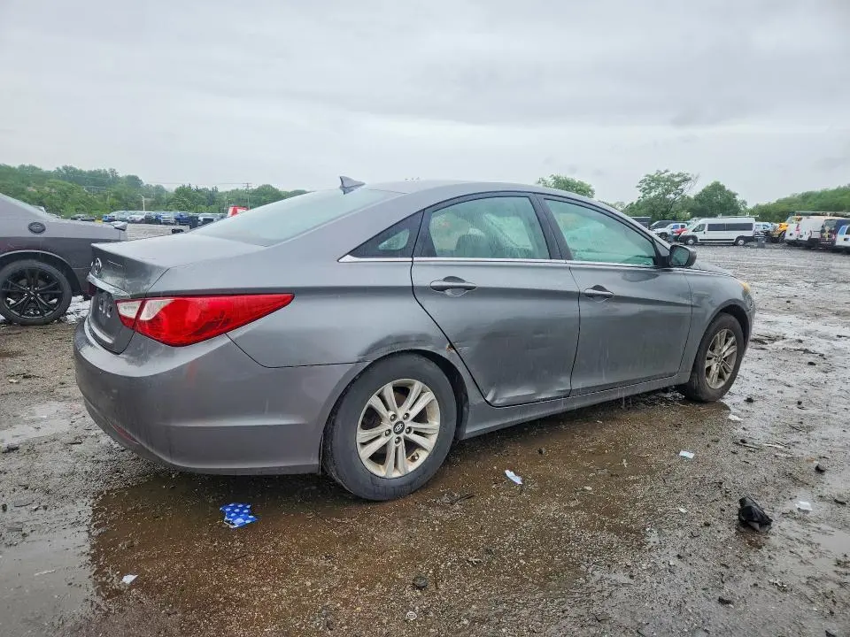 2013 HYUNDAI SONATA GLS  
