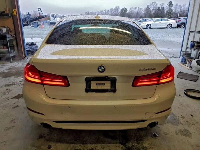 2018 BMW 530XE   