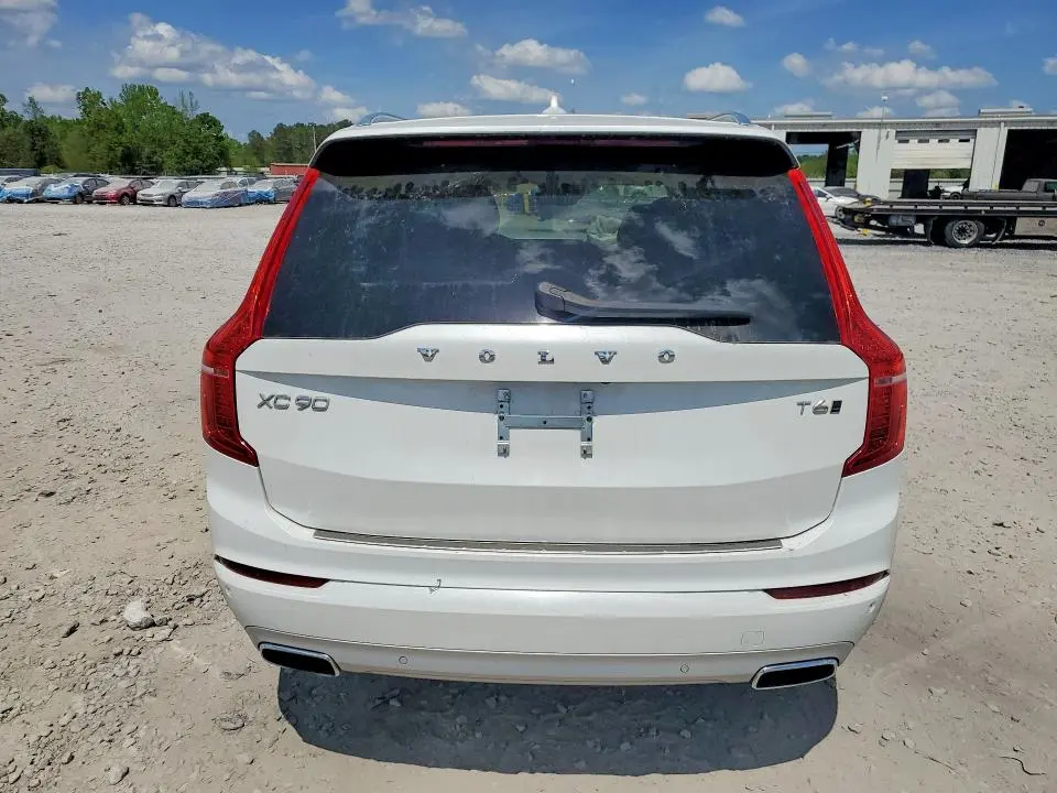 2021 VOLVO XC90 T6 MOMENTUM  