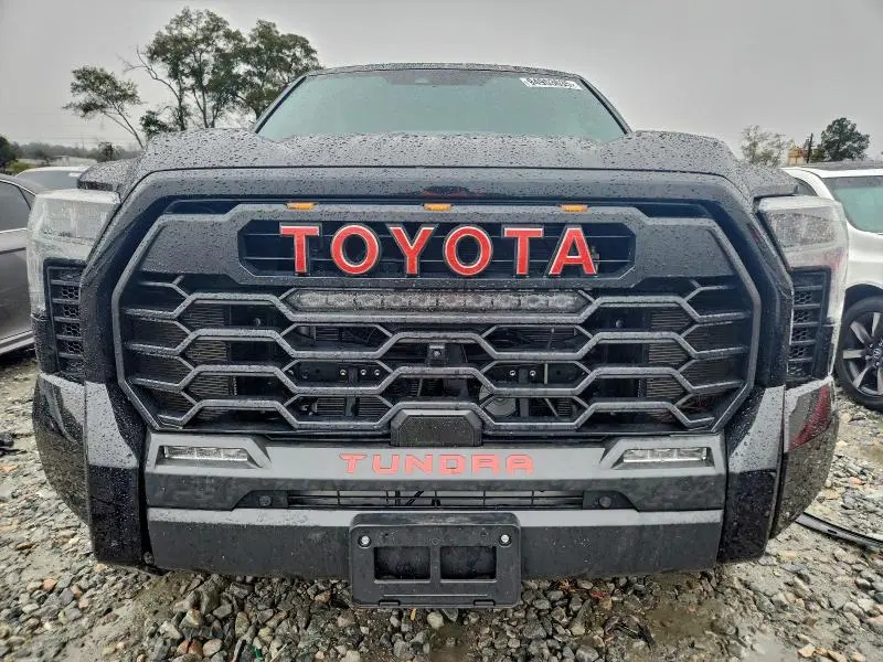 2024 TOYOTA TUNDRA CREWMAX LIMITED  