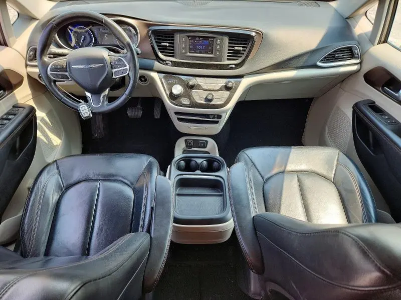 2017 CHRYSLER PACIFICA TOURING L  