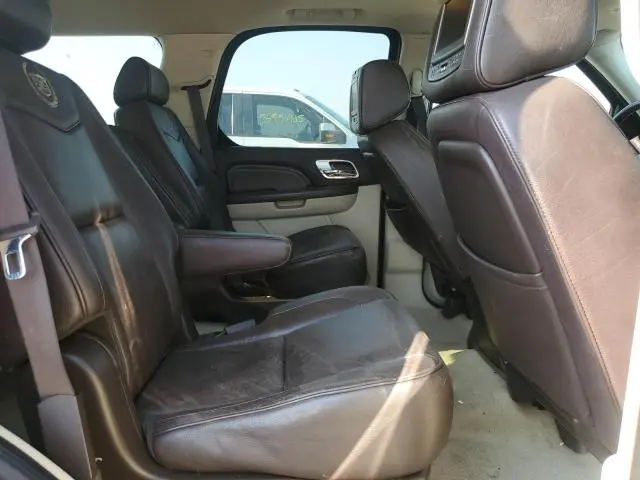 2010 CADILLAC ESCALADE PLATINUM
