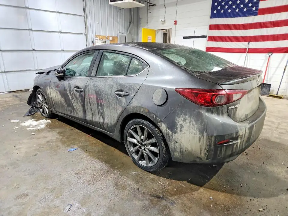 2018 MAZDA 3 TOURING  